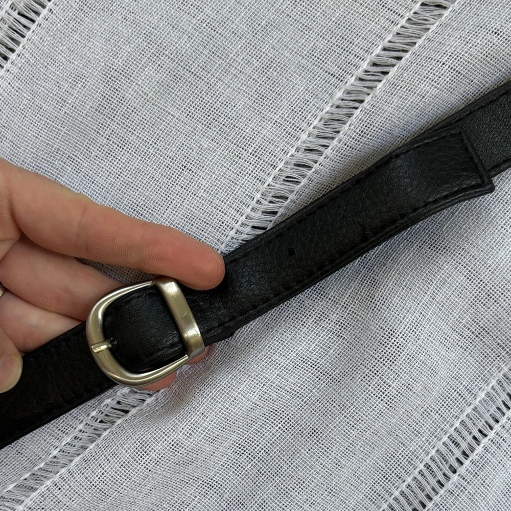 St. John's Bay Black Leather Messenger Bag